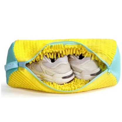 Fluffy Fiber Shoe Washing Bag 360° Surround Cleaning Reusable Durable Machine-Washable Laundry Bag with Zipper Closure (1pc)